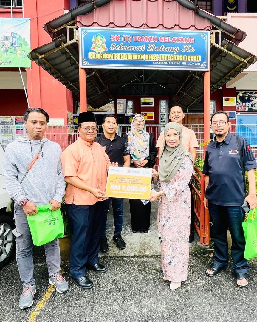 Wakaf Selangor Muamalat (WSM) menyumbang Pembinaan Pagar Anti-Panjat di SK (1) Taman Selayang